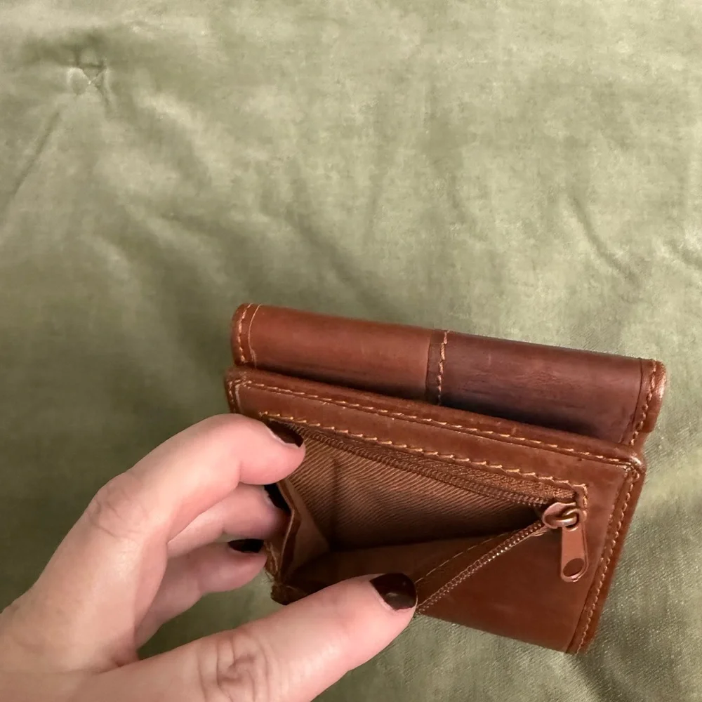 Fossil Brown Bifold Leather Wallet with Zipped Coin Slot on Backside